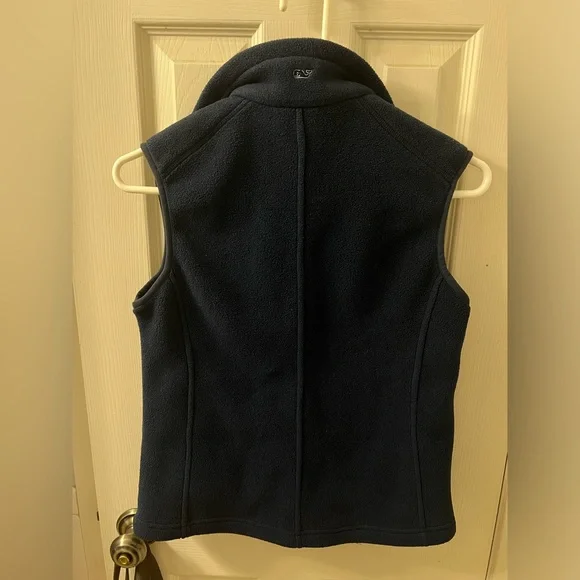 Vineyard Vines Martha’s Vineyard vest. - Picture 8 of 9